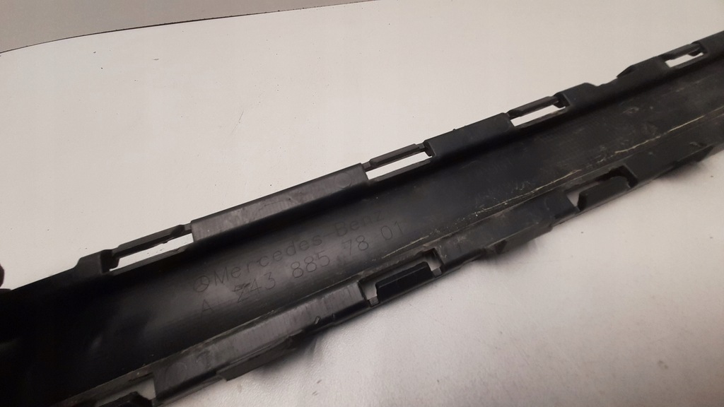 фото №8, Mercedes w243 eqa решітка середня бампера перед a2438857801 оригінал