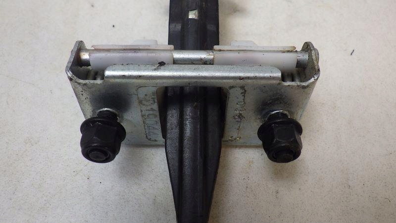 фото №6, Ограничитель дверь правый перед ford fiesta vii mk8 st ограничитель fiesta mk8