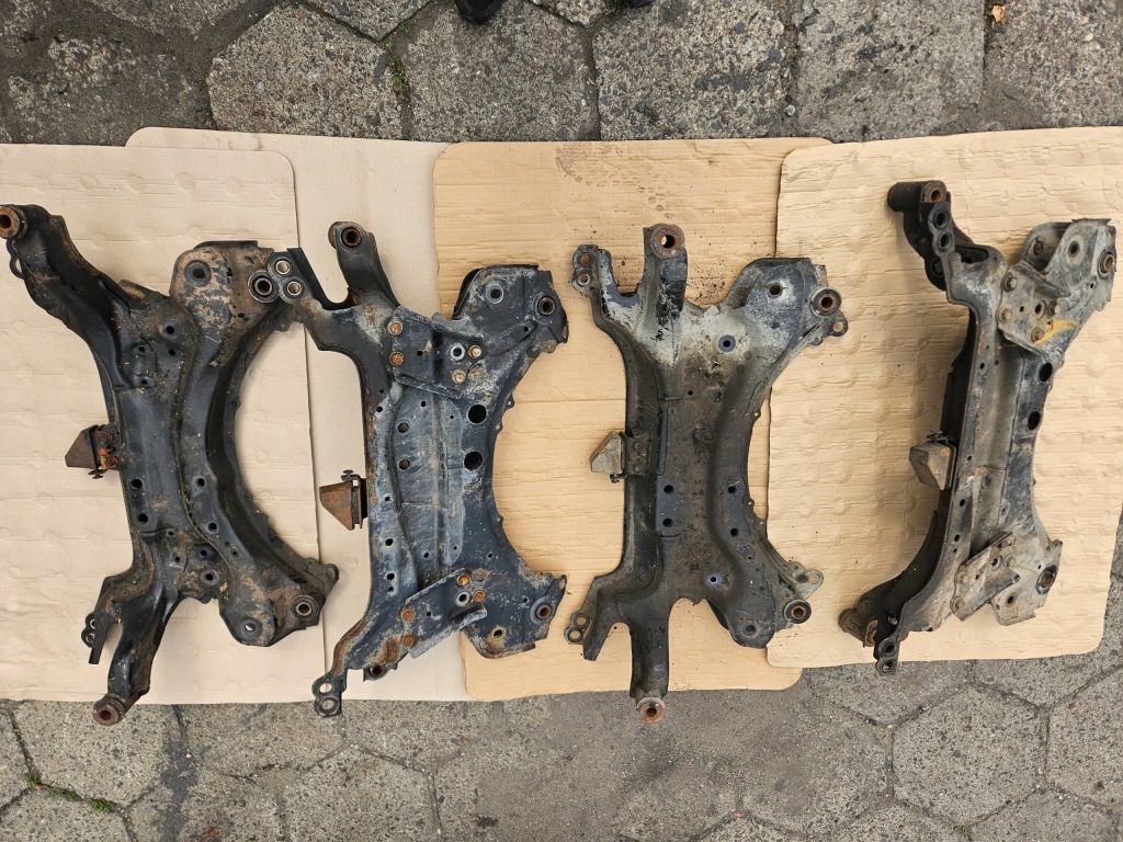 фото №1, Toyota avensis t27 09-17 підрамник підрамник поперечина