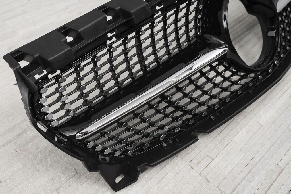 фото №9, Mercedes cla w117 2017-2019 po faceliftingu решётка радиатора diamond чёрный