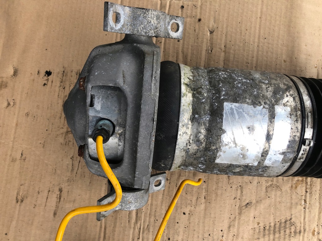 фото №7, Амортизатор правий задня vw touareg 7l0512345