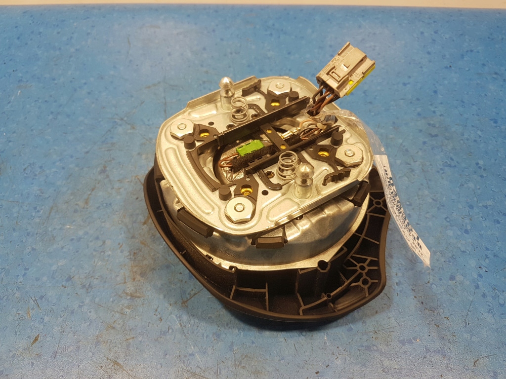 Bmw 1 e87 рестайлинг  подушка безопасности подушка водителя 6775155 Киев