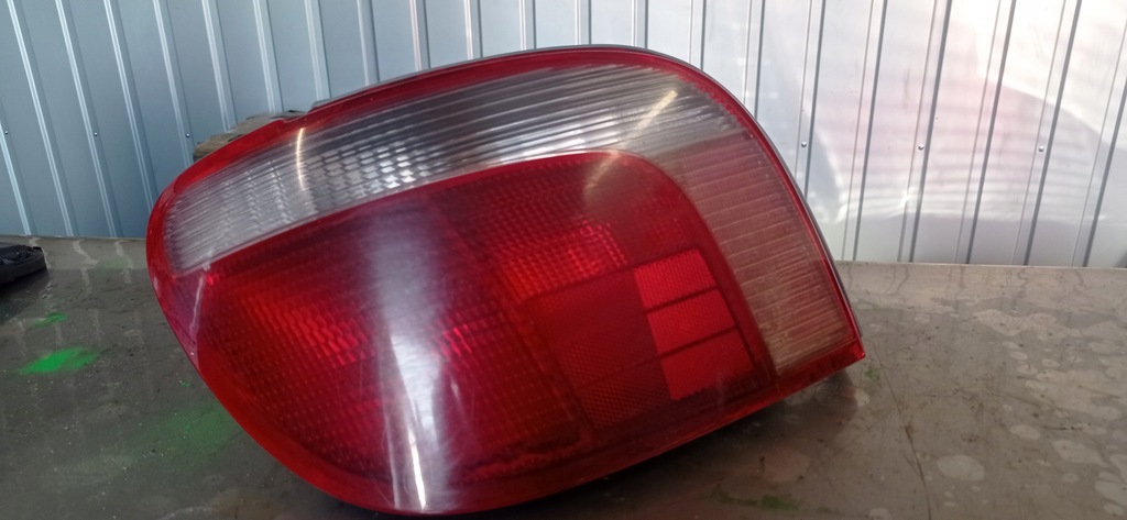 фото №1, Toyota yaris i лампа задня задня права