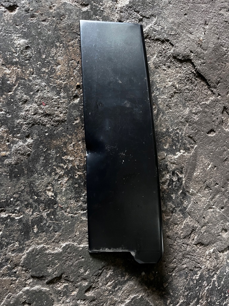 фото №1, 141 audi a3 8p 3d захист накладка стійка права 8p3853290