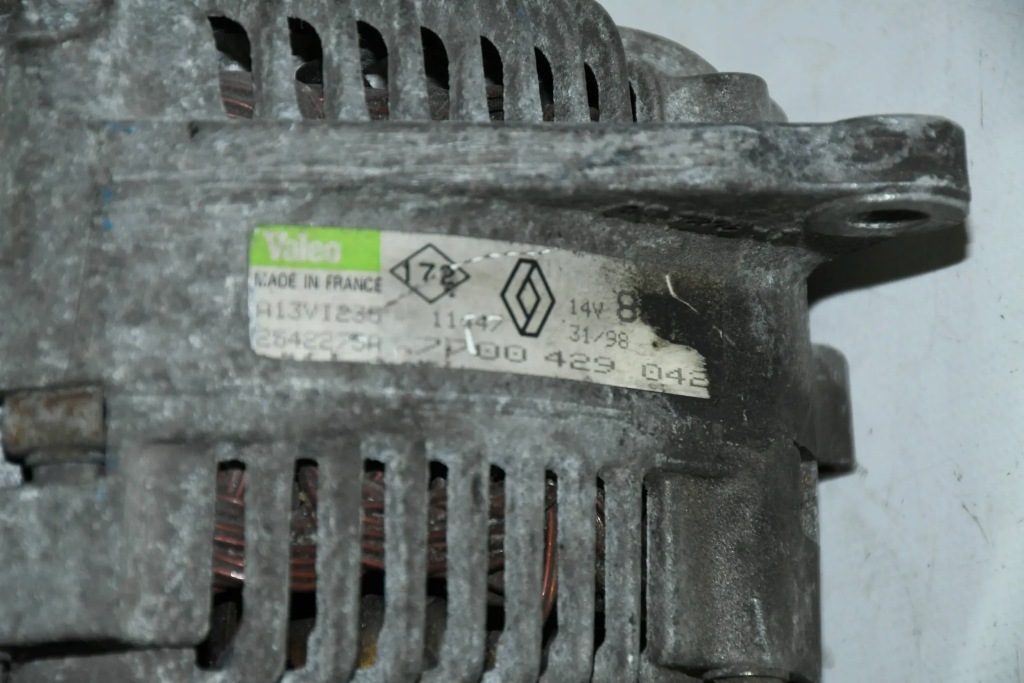 Генератор 7700429042 renault clio 2 1.4 1.6 8v Оригинал