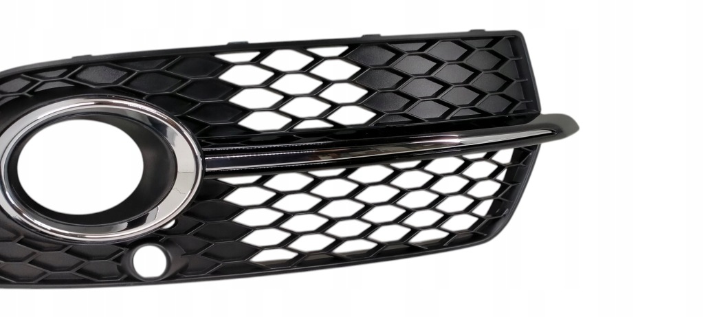 Audi q5 рестайлинг  s-line 12-16 решётка бампера правый  передняя перед 8r0807682n с Разборки