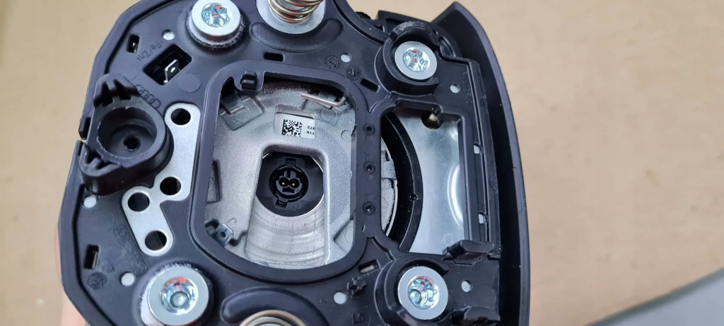 Q3 83a подушка воздушная подушка безопасности водителя sline оригинал  83a880201e Оригинал