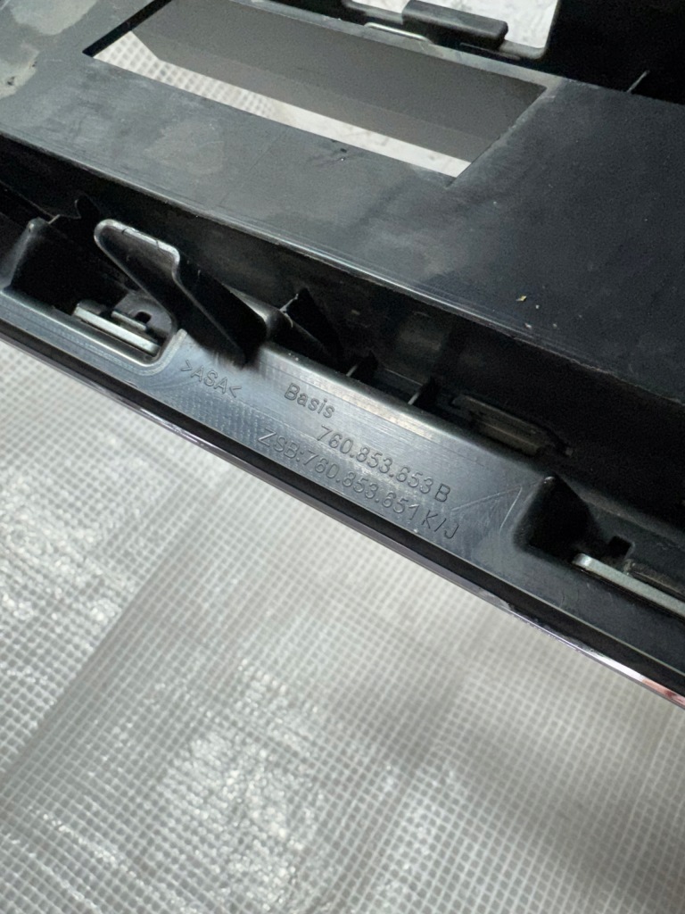 фото №3, Vw touareg ii 19- решётка радиатора