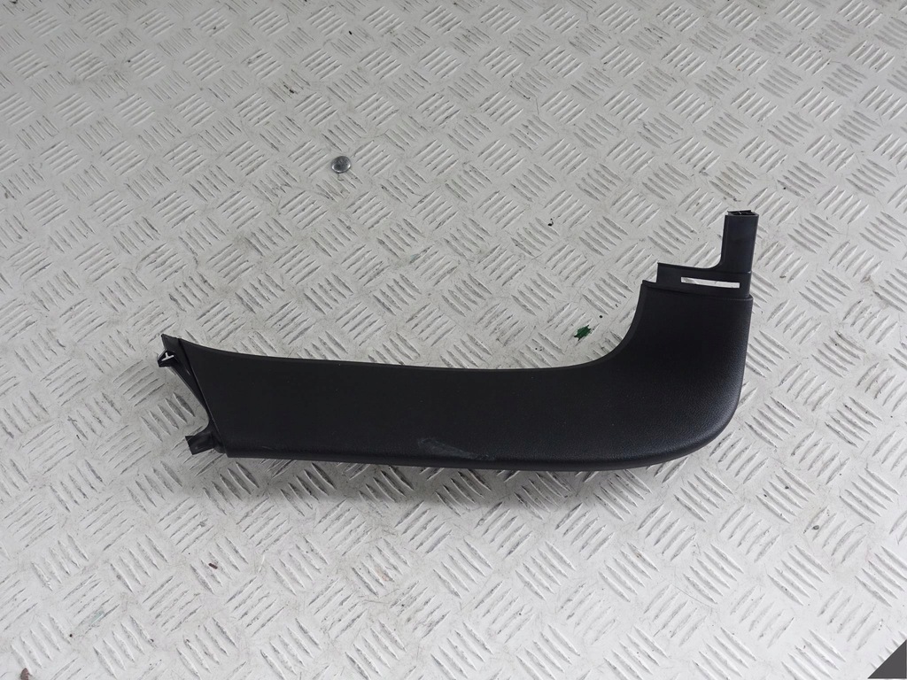 фото №1, Porsche cayenne 7p5 защита крышки багажника левая