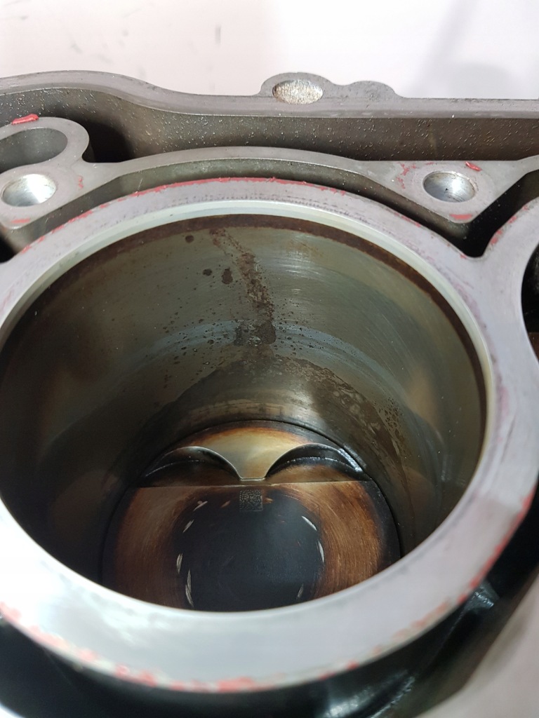 Низ  двигуна комплектний  audi a1 skoda fabia 3 1.0 tsi t dkl Доставка