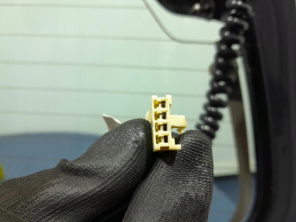 Toyota aygo 1 стекло задняя крышка багажника с Разборки