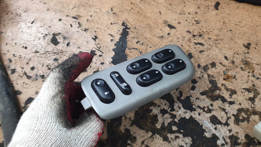 фото №1, Mazda tribute i перемикач вікон лівий