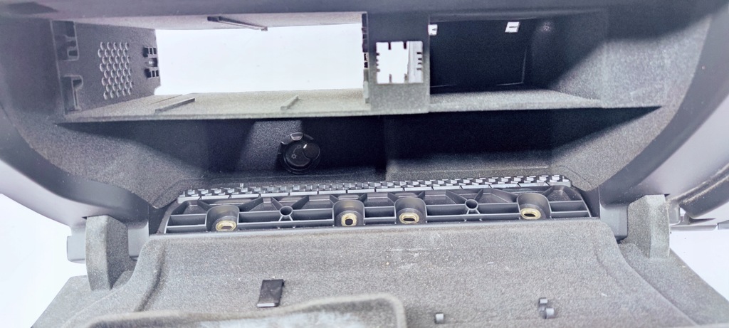 фото №10, Бардачок пасажира audi a8 d4