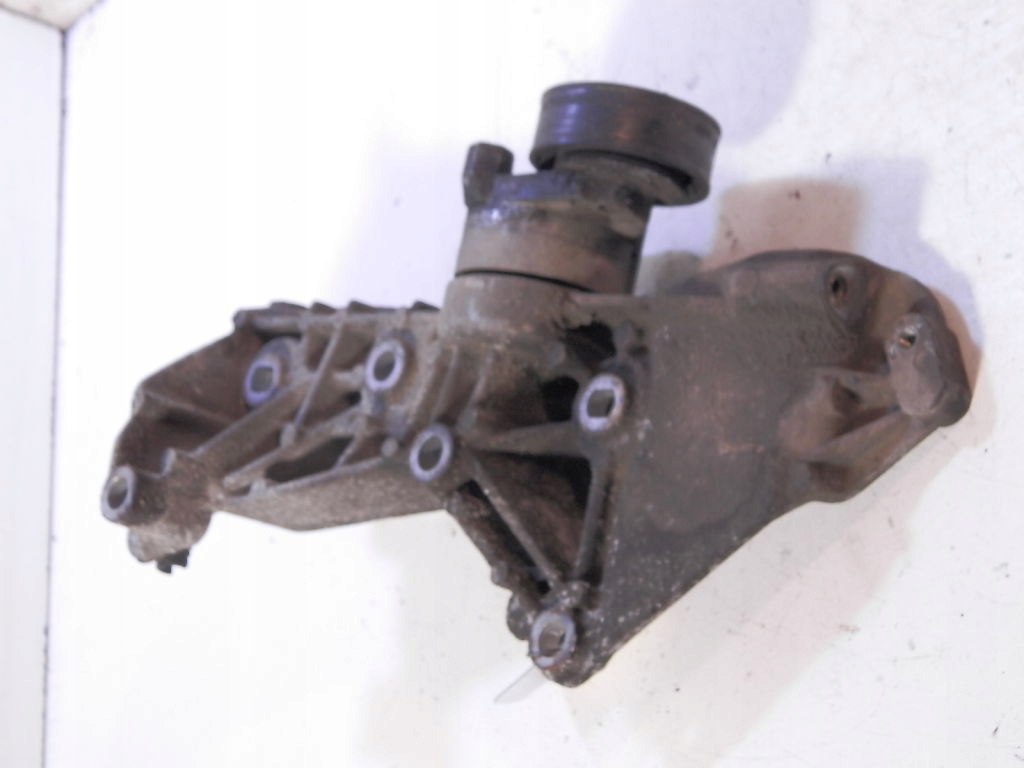 фото №2, Renault clio ii основа генератора кронштейн двигуна 8200327134 1,5dci