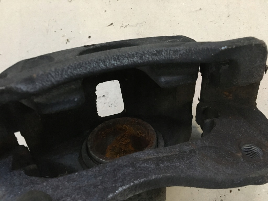 фото №4, Hyundai i10 ii 13- суппорт тормозной правый перед