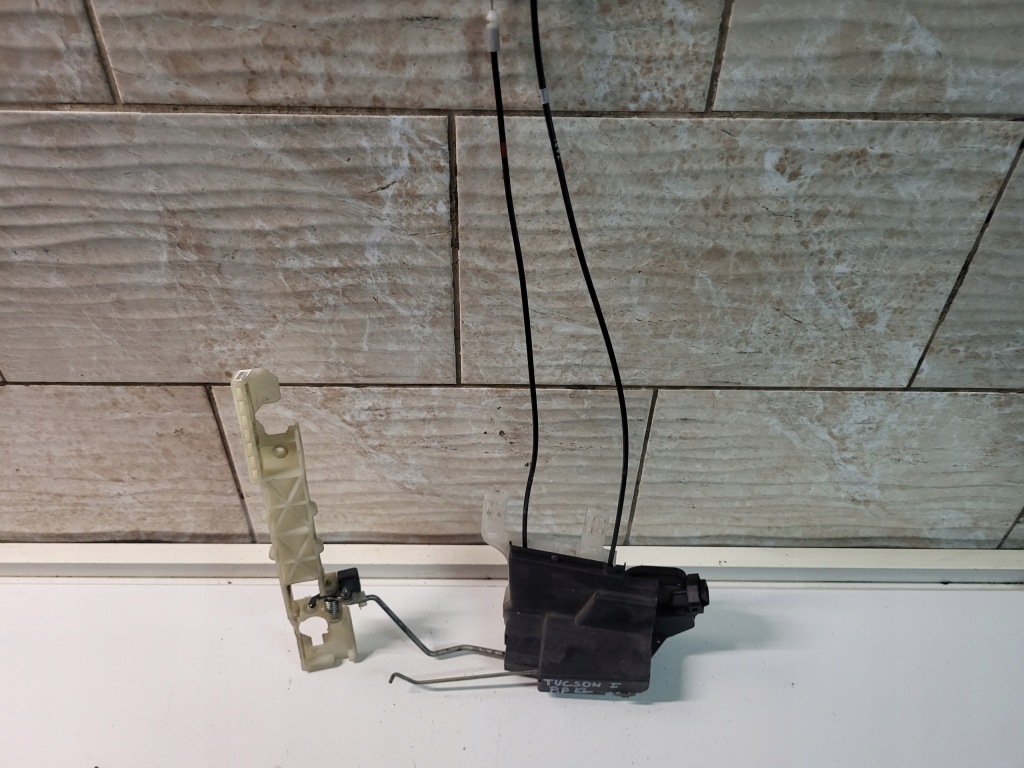 фото №1, Замок правый перед hyundai tucson i europa