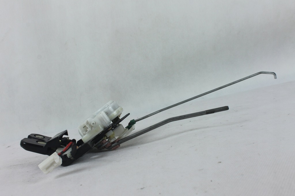 фото №13, Замок задня засувка задній привід кришки задній mazda 6 hb sedan gg