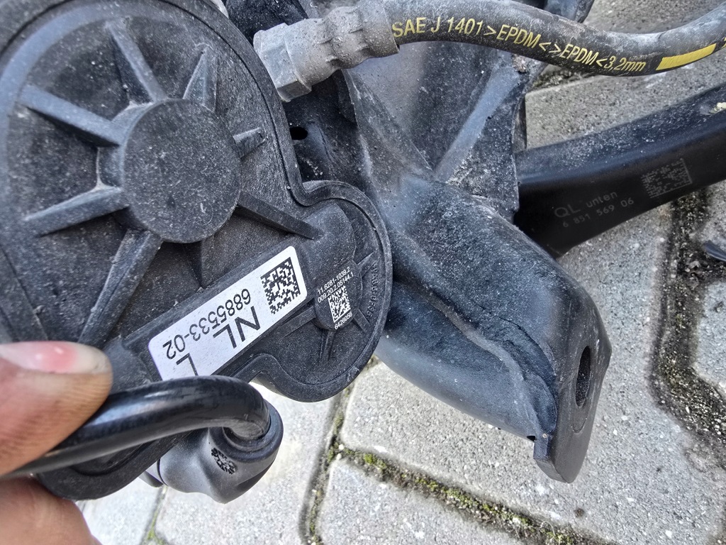 Поворотний кулак важіль лівий задній x drive bmw f45 f48 f39 6884693 6851569 6898963 Ціна