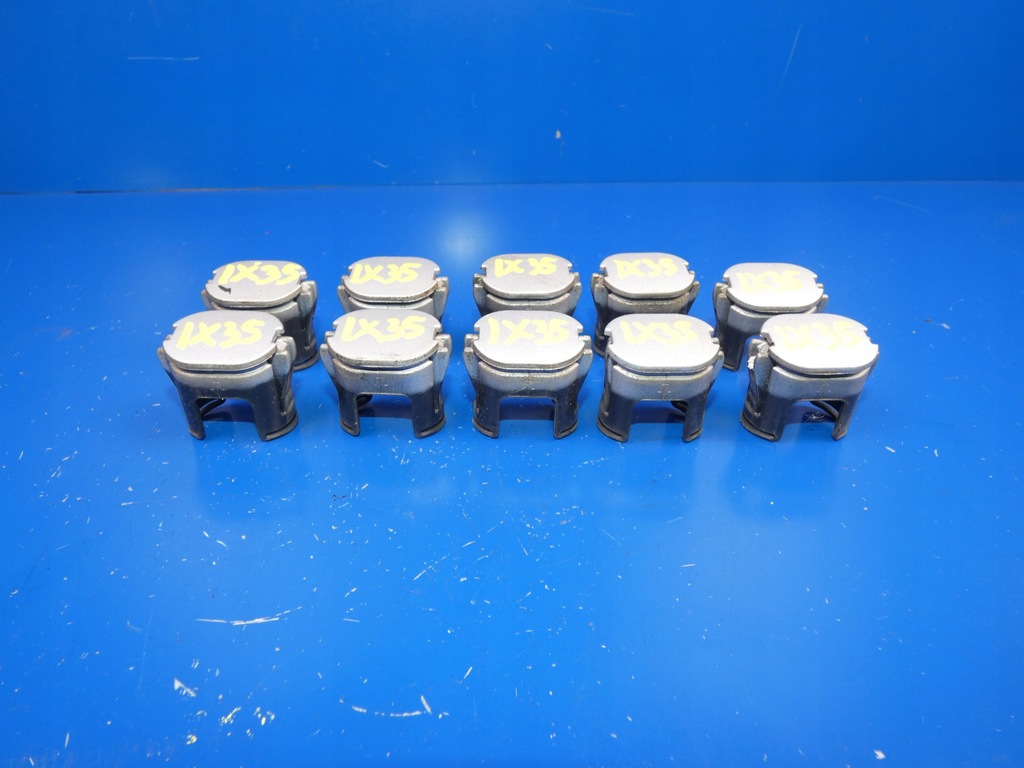 фото №2, Hyundai ix35 заглушка рейлинг