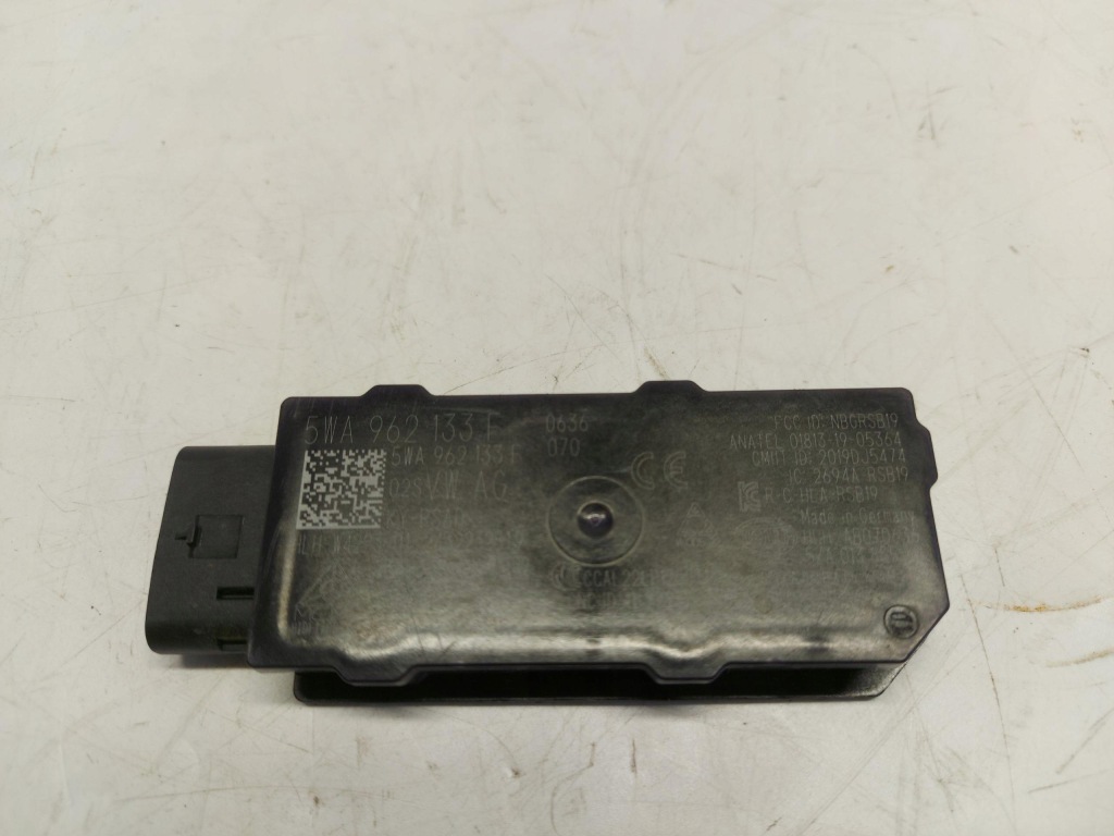 фото №1, Vw multivan 7t0 t7 усилитель модуль антенна keyless 5wa962133f