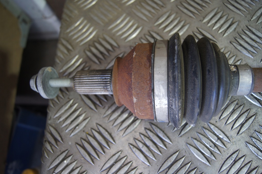 фото №4, Привідний вал правий задня twingo iii smart fortwo