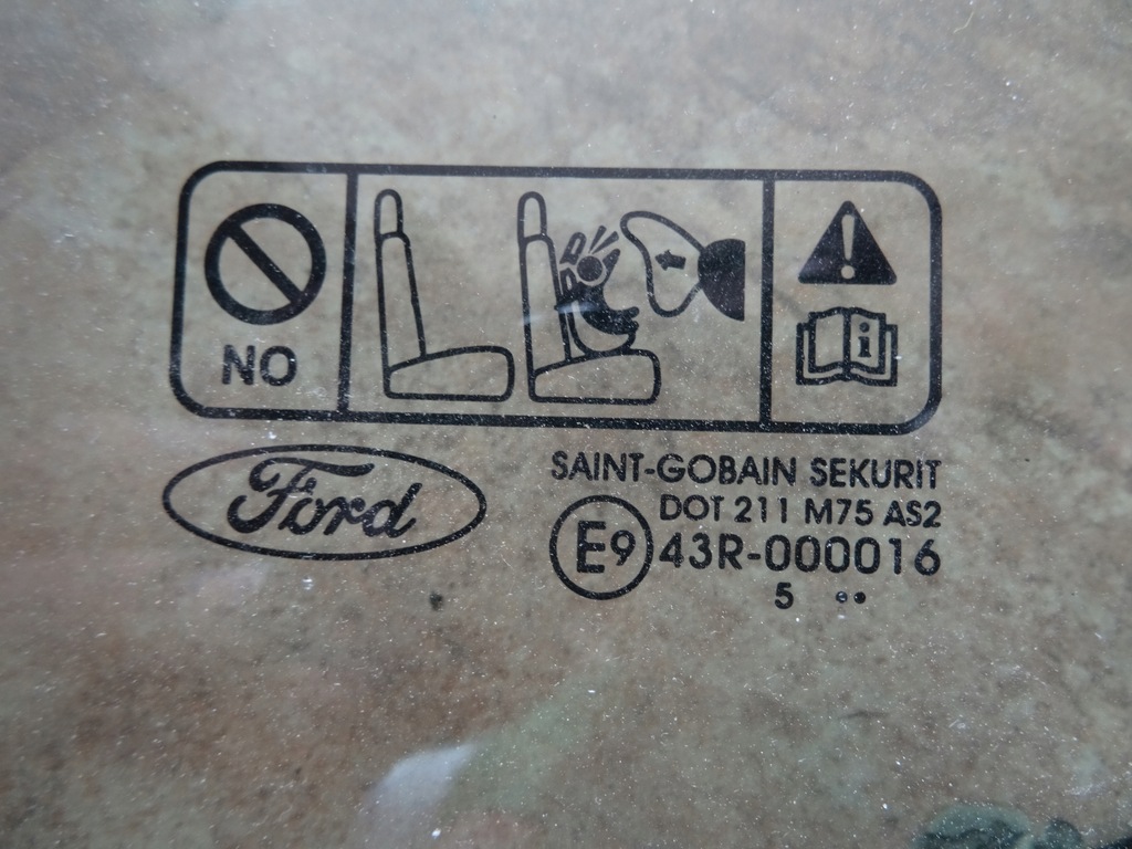 фото №4, Focus mk2 стекло правая перед