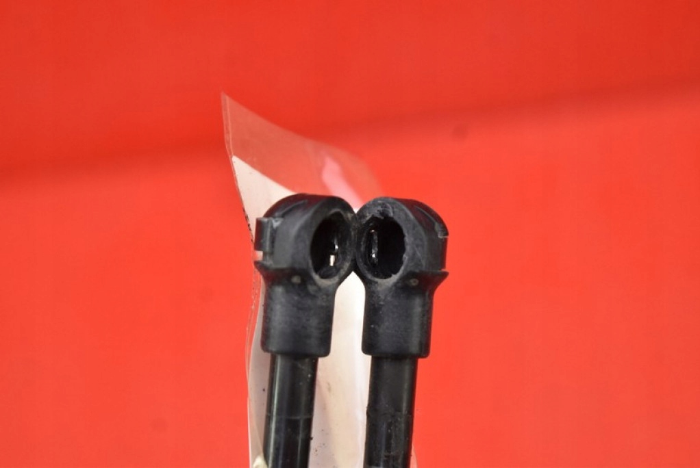 Привод гидравлический крышки багажника 51801718 fiat linea 06-12 в Украине