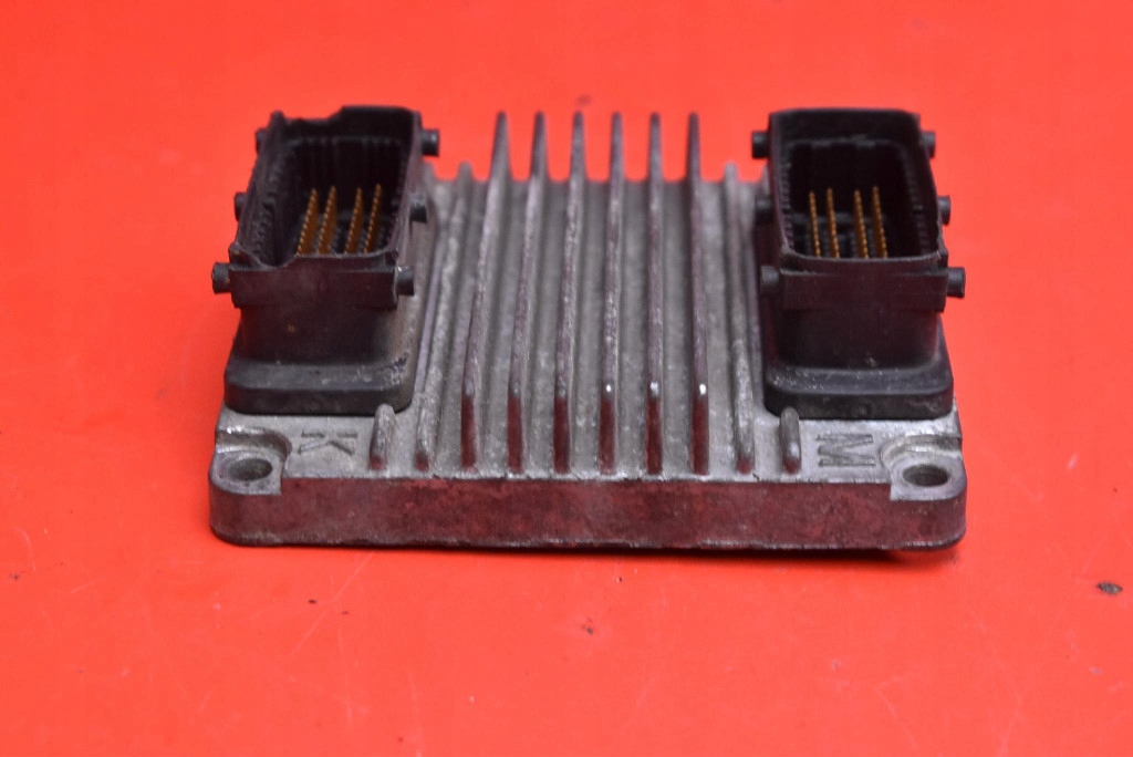 Блок управления бортовой компьютер двигателя 12214860 opel astra 2 ii g 1.6 8v 84 km 98-09 с Разборки