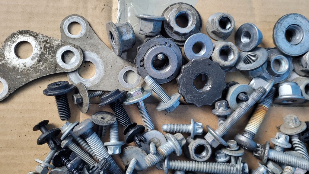 фото №10, Mercedes eqe w295 350+ 23r болты подвеска кузов салона комплект 19kg