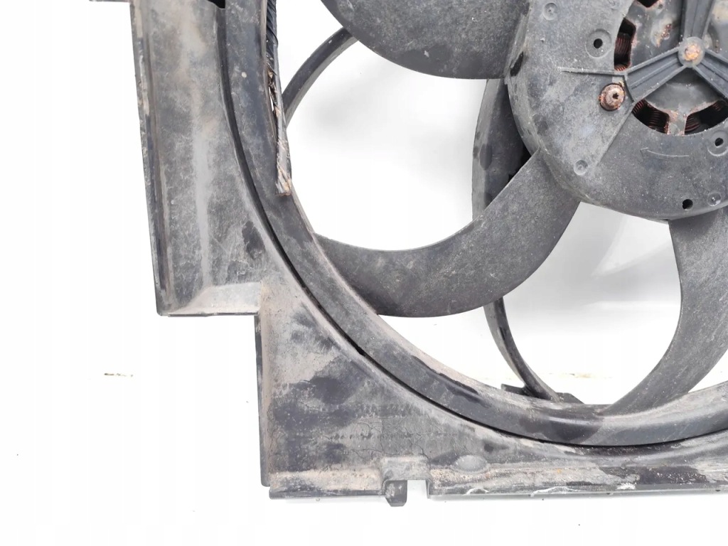 Bmw x1 захист вентилятора радіатора 18d sdrive дизель 105kw 143 hp 2014 в Україні