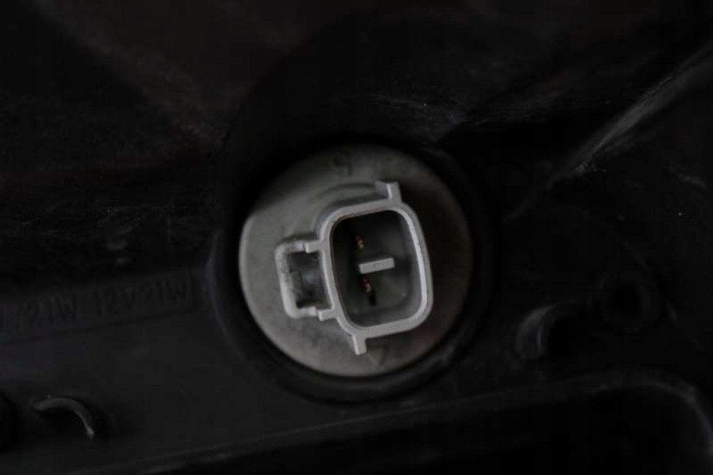 фото №7, Фара правый лампа перед eu 44-33 toyota avensis verso 01-03