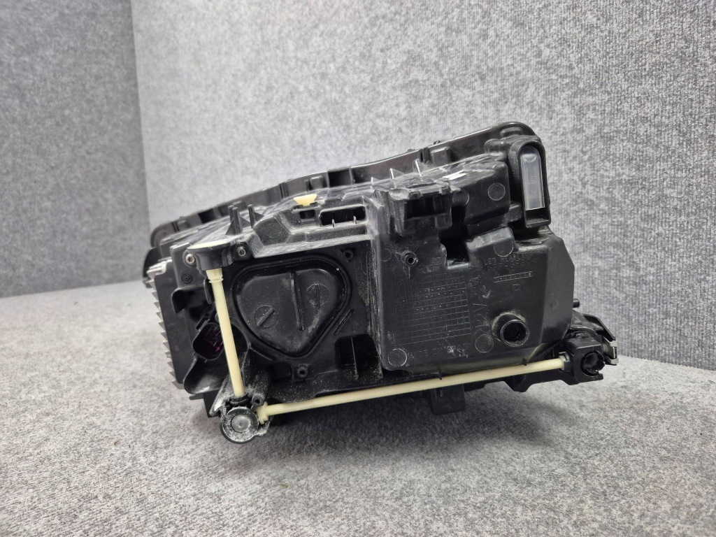 фото №8, Фара лампа передня перед права - audi q4 e-tron full led matrix 21-