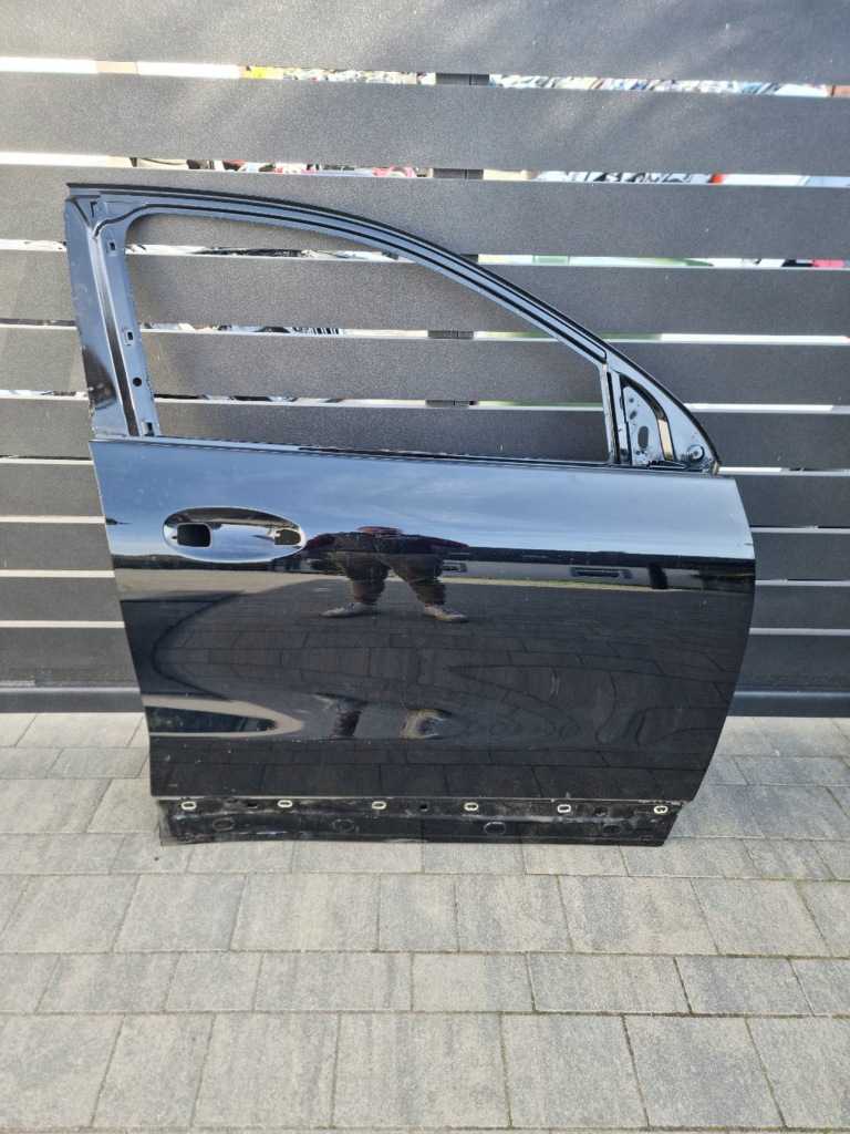 фото №1, Mercedes glb 247 a247 w247 x247 дверь правое передние перед