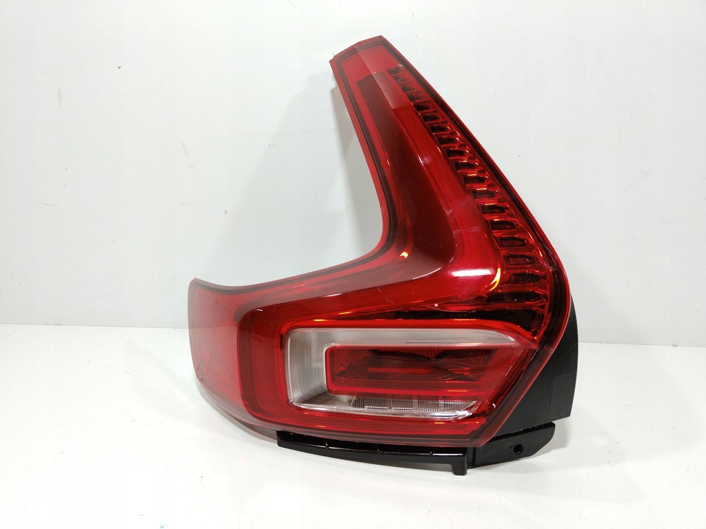 фото №1, Volvo xc40 лампа лівий задня led