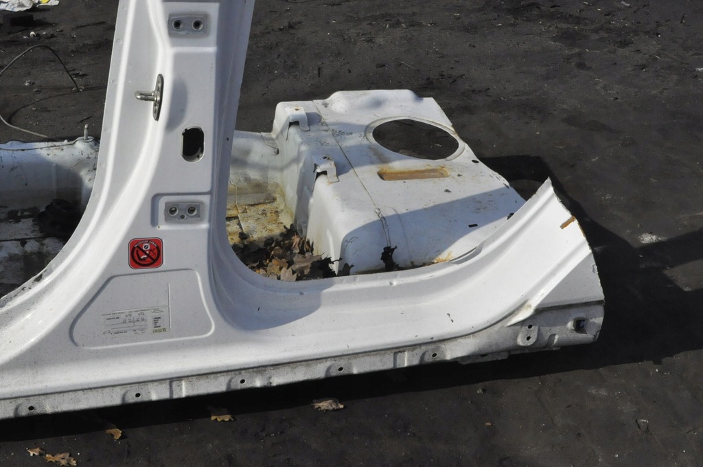 фото №2, Peugeot 2008 i блок двигуна поріг лівий чверть