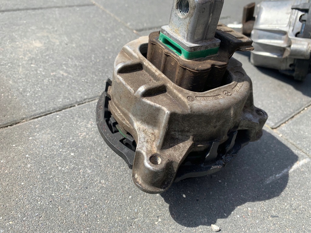 фото №9, Подушка двигателя левая правая bmw 5 g60 g61 7 g70 9894885 9894886