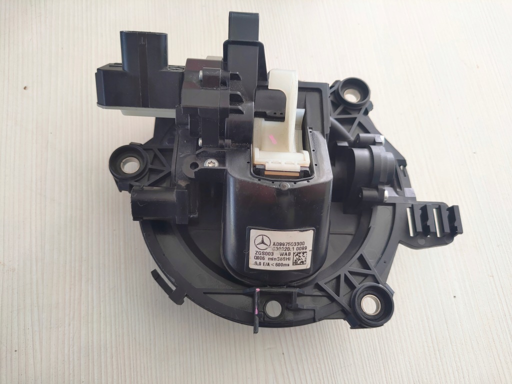 Mercedes glc 253 cls 238 ручка ручка кронштейн кришки багажника a-0997503300 Ціна