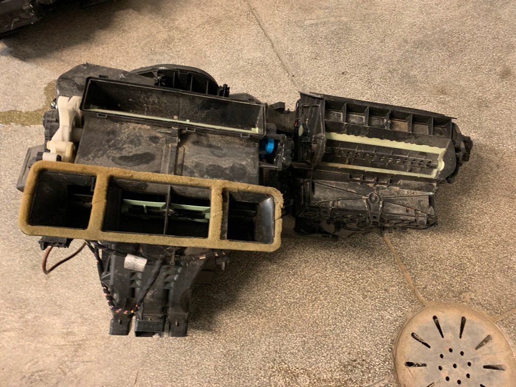 фото №1, Audi q3 83a обігрівач повітродувка eu