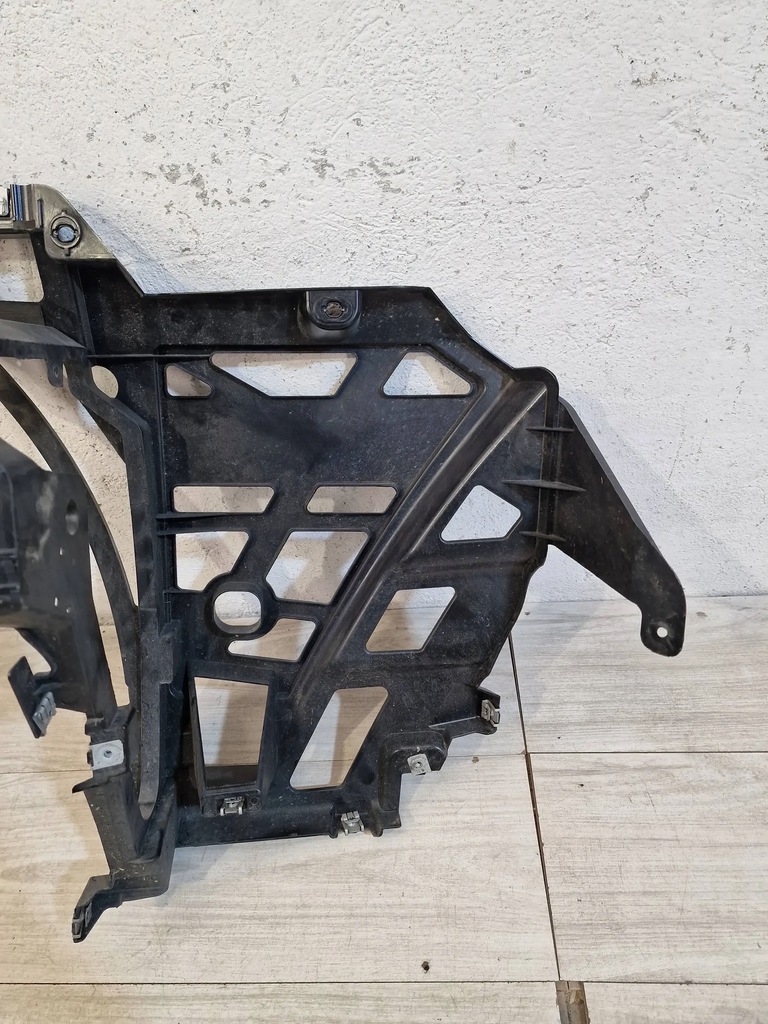 фото №8, Porsche 911 gt3 rs 992 напрямна кронштейн бампера правого