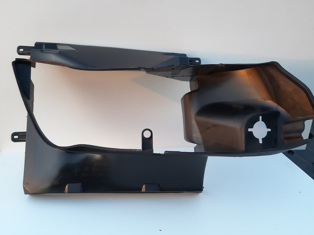 фото №4, Audi r8 lift 12- впуск воздуха правый воздуховод