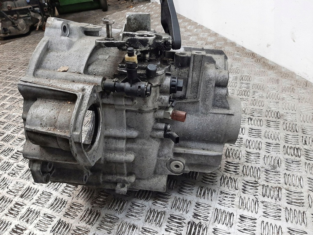 фото №7, Audi q3 8u 2016 полный коробка передач