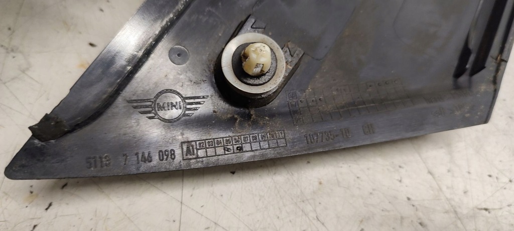 фото №4, Молдинг стійка права mini r56 a58/1