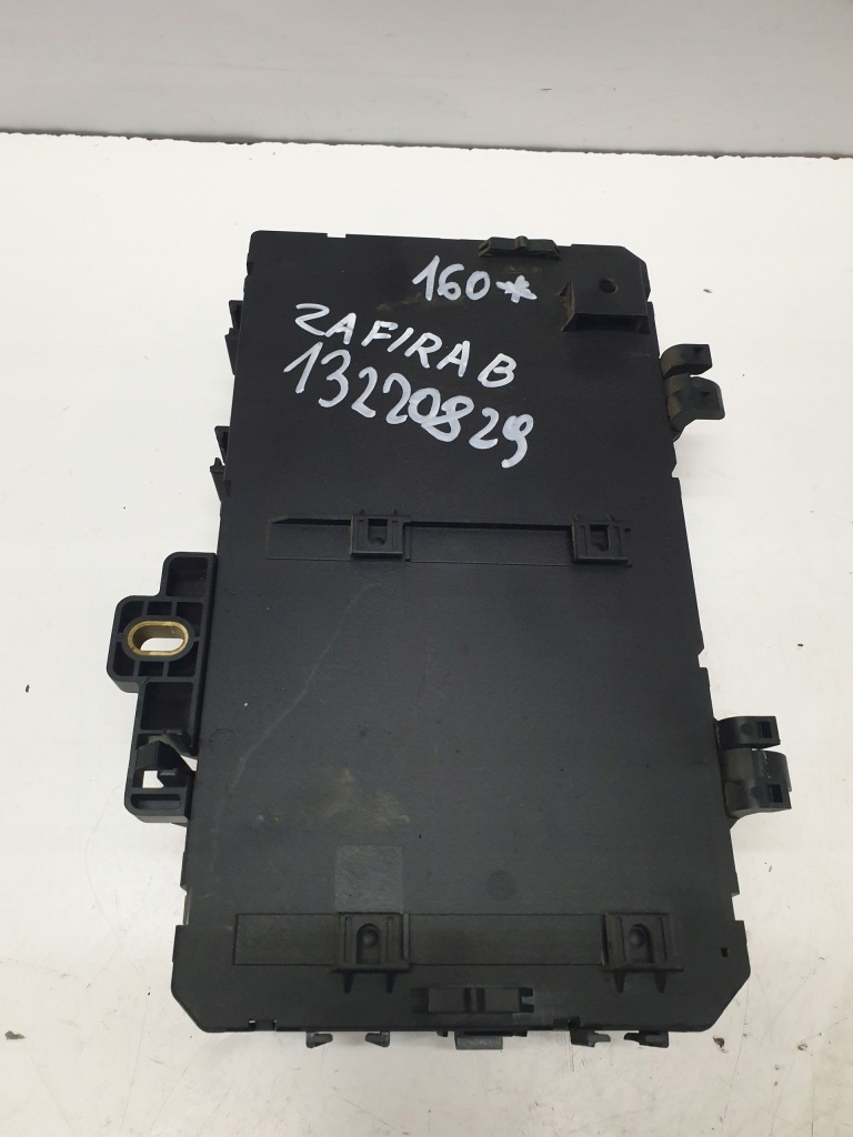 фото №1, Коробка запобіжників opel zafira b 13220829