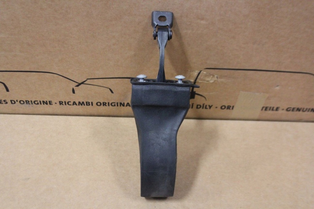 фото №1, Ограничитель открывания дверь правый задняя vw atlas