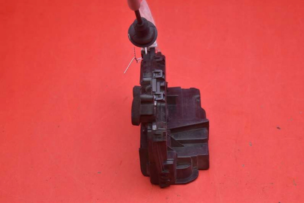 Замок дверь правый перед передний eu 5tb837016c skoda fabia 3 iii 18-21 Недорого