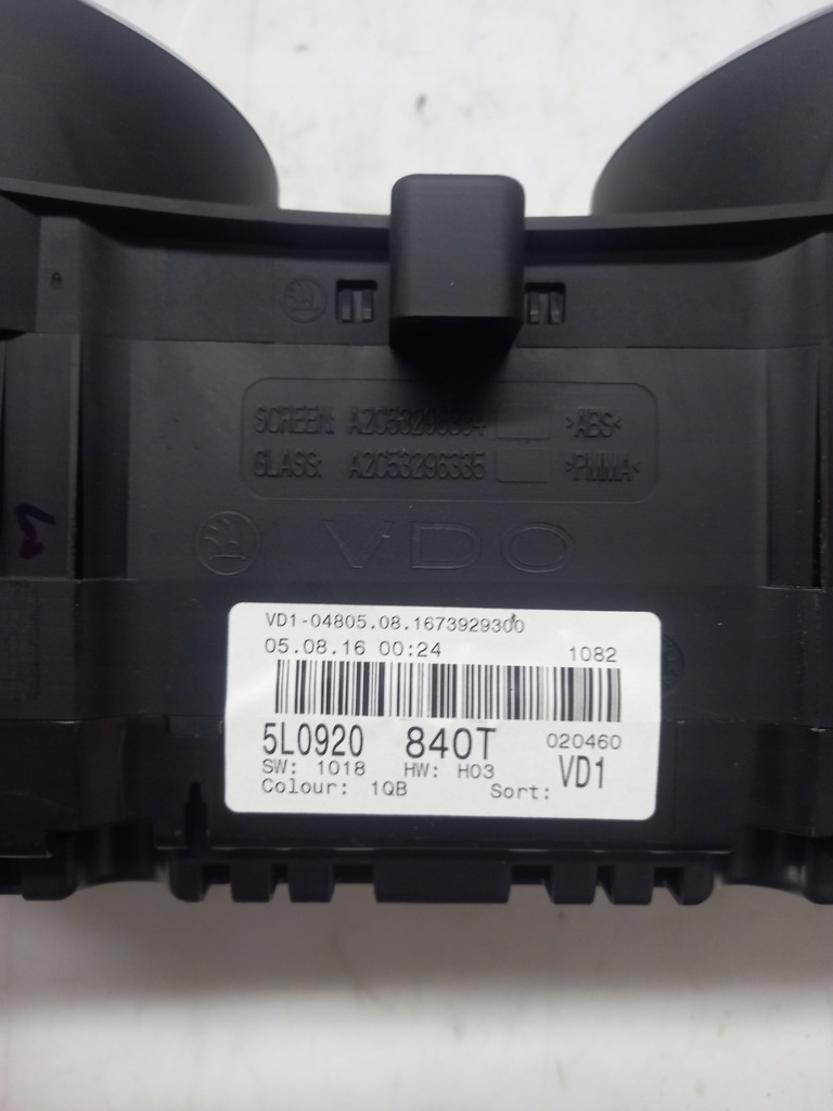 фото №5, Счетчик приборы skoda yeti lift 2,0 tdi 5l0920840t