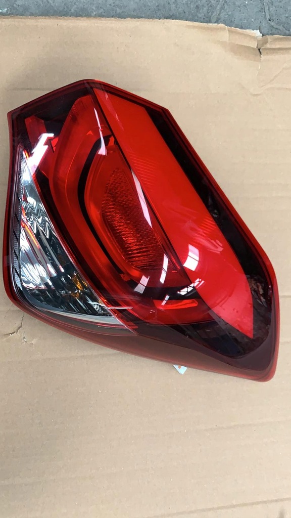 фото №1, Hyundai i20 2016- лампа задняя правая обычная