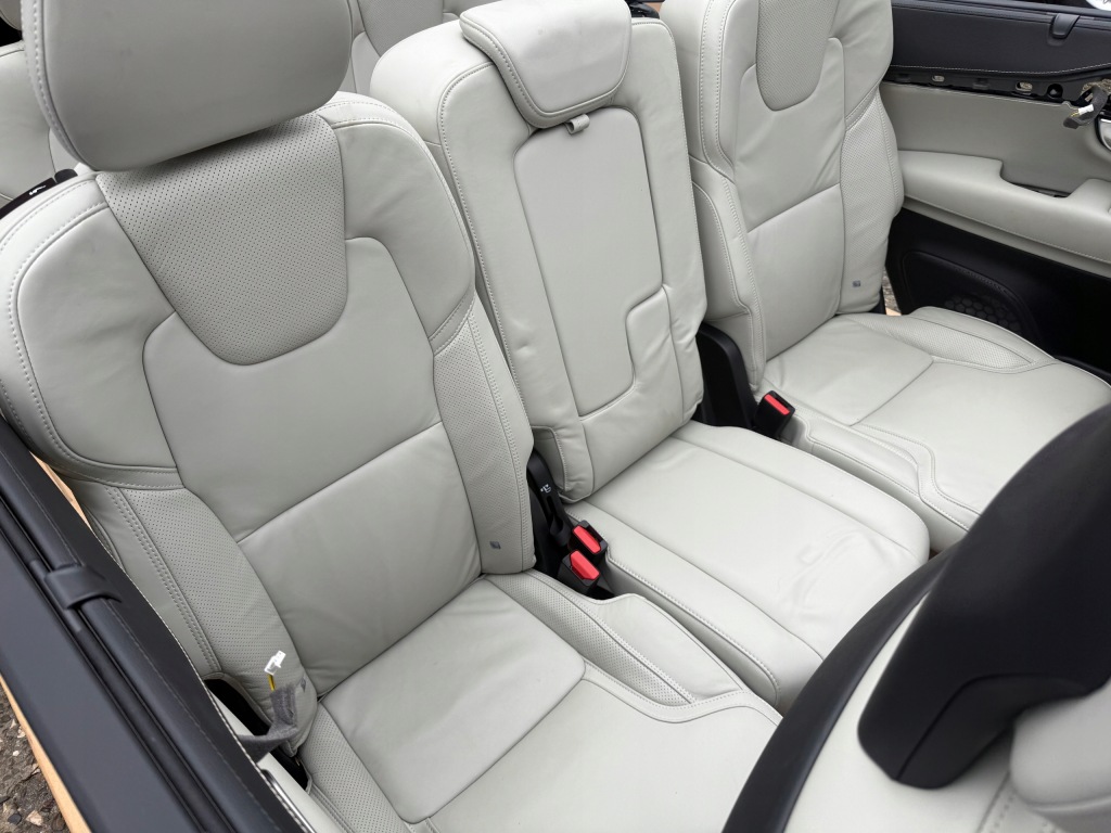 фото №7, Volvo xc90 dark r-design сиденья заднее сиденье обшивки bowers 7 человек