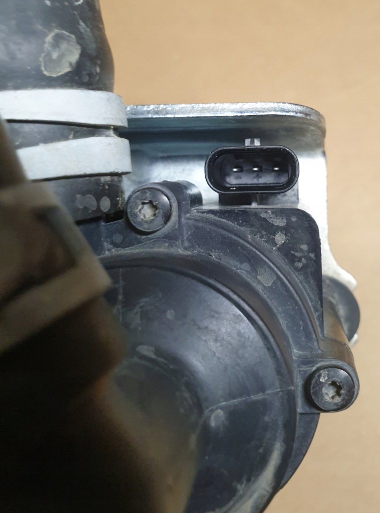 фото №10, Volvo xc90 ii t8 2018-2023 xc60 v90 s90 дополнительная помпа wody провода