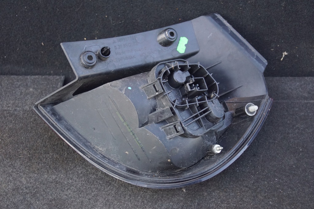 фото №7, Mitsubishi colt 3d czc 04-08 светлая лампа задняя левая